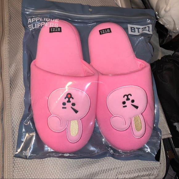 Official BT21 X Home Plus Applique indoor Slipper - Picture 9 of 9